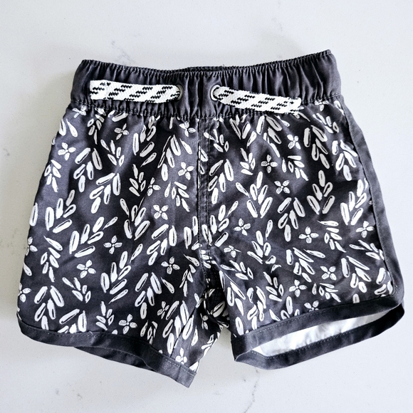 Carters 6 month Rashgaurd and Shorts Swim Set - Picture 4 of 12